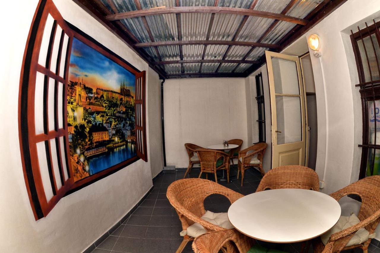Onefam Home Прага Экстерьер фото