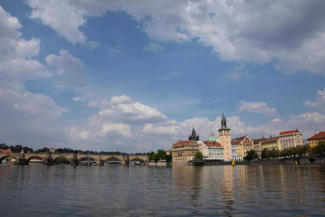 Onefam Home Прага Экстерьер фото